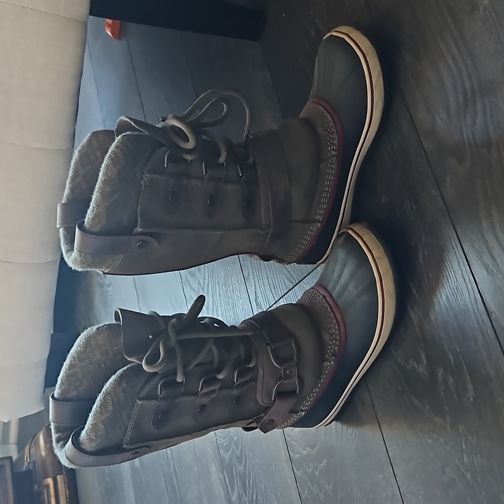 Sorel Joan of arc snow boots